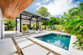 Steps to Beach Playa Pelada newly redone 5BR w pool